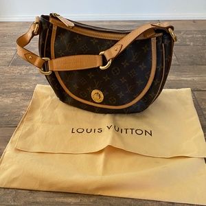 Sold at Auction: AUTHENTIC LOUIS VUITTON TULUM PM MONOGRAM CANVAS